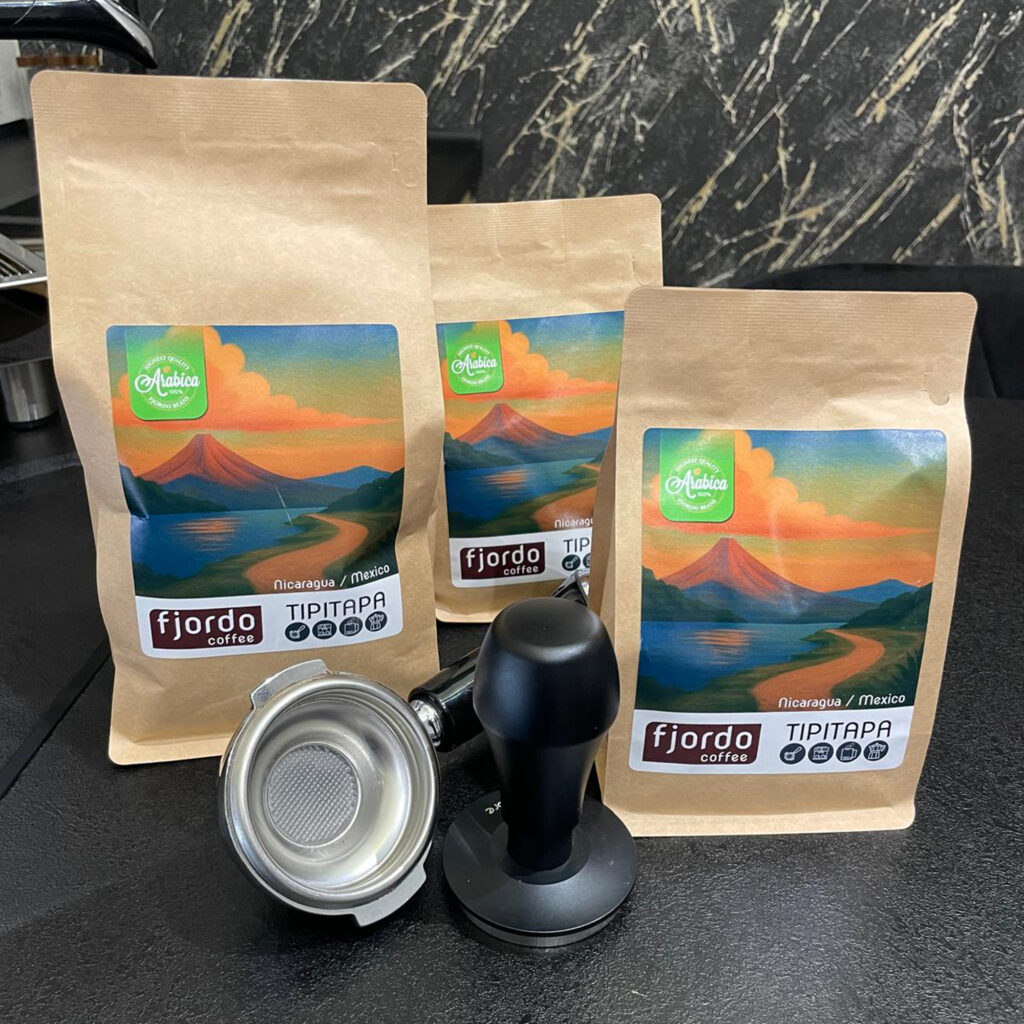 fjordo-zestaw-kaw-tipitapa-2 Zestaw kaw Fjordo Tipitapa z Nikaragui i Meksyku z portafiltrem i tamperem do espresso